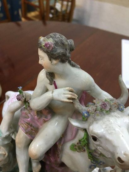 null MEISSEN

Abduction from Europe

Porcelain group 

XIXth

H: 22.5 cm 

L : 20...