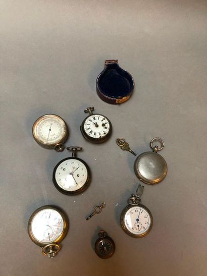 null Metal set comprising five pocket watches, a compass and a barometer

As is,...