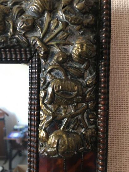 null Small mirror in horn and stamped brass

Louis XIII style

35x38

LOT 38
Sold...