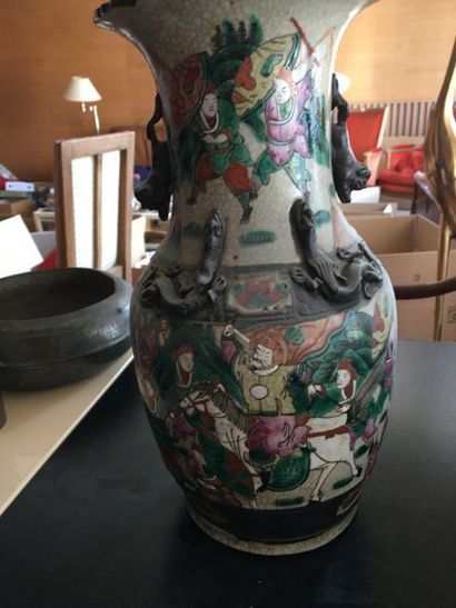 null ASIE

Vase dragon

Vendu en l'état
33cm

LOT 49