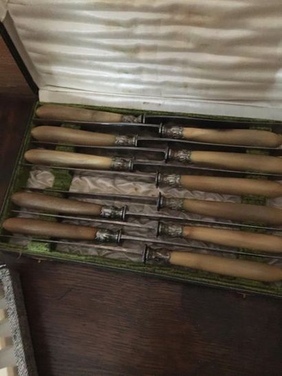 null Silver plated metal cutlery set and miscellaneous

LOT 22