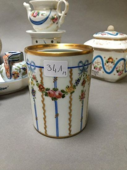null Batch of porcelain and earthenware

Sold as is