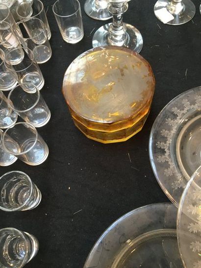 null Large batch of glassware: shot glass, wine glass, saucer, six small PORTAL glasses,...