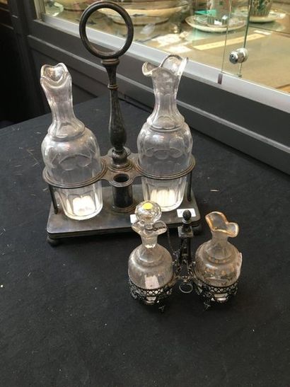 null Oil and vinegar cruet 

A small oil holder is attached (one cap is missing).

Sold...