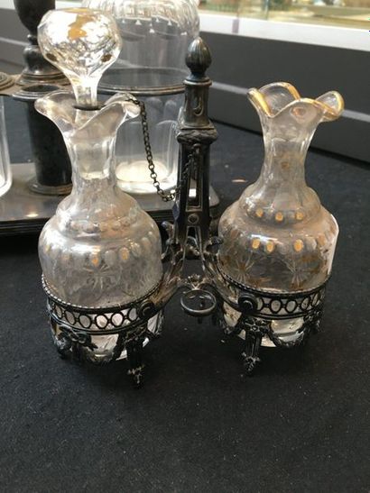 null Oil and vinegar cruet 

A small oil holder is attached (one cap is missing).

Sold...