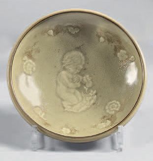 null ‘Coupe Aubert 16' en porcelaine de Sèvres du milieu du
XXe siècle. Marques en...