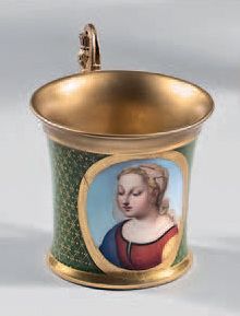 null Grande tasse en porcelaine de Paris de la première moitié du XIXe siècle. Munie...