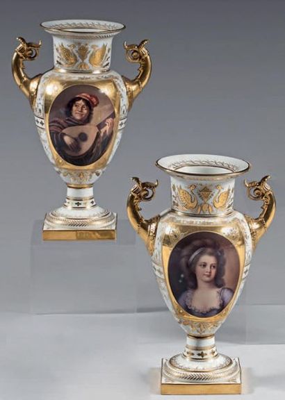 null Paire de vases en porcelaine de la fin du XIXe-début du XXesiècle, peut-être...