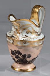 null Pot à lait en porcelaine de Paris du début du XIXe siècle. À décor en grisaille...