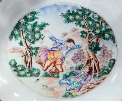 null Small tray, cup and saucer in china.
Qianlong, 18th century, circa 1785. With...