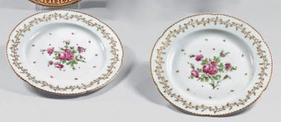 null Six late 18th century Paris porcelain plates (Manufacture de Locré). Marks in...