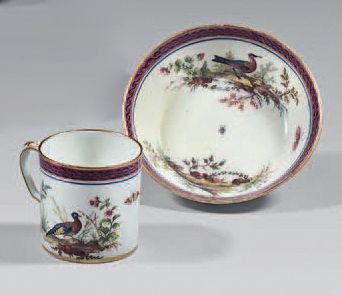 null Litron goblet (2nd size) and its saucer in 18th century Sèvres porcelain. Marks...