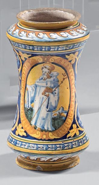 null Albarello en majolique italienne (Faenza) du XVIe siècle.
Marque en bleu AE....