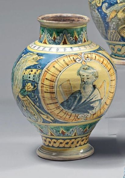 null Vase d'apothicairerie en faïence sicilienne du XVIIe siècle. À décor bleu, vert,...