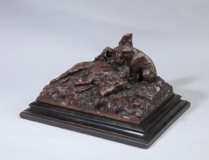 null Travail de la Forêt Noire, circa 1880. Sanglier et chien. Bois sculpté. Haut....