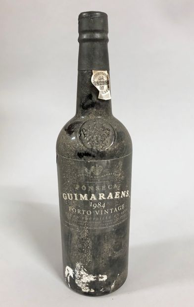 null 1 bouteille PORTO 
"Vintage", 
Guimaraens Fonnseca 
1984
 (elt)