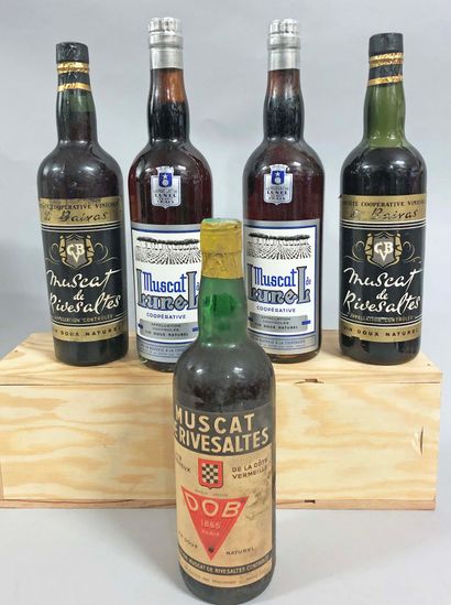 null 5 bouteilles MUSCAT 
 (3 Rivesaults, 2 Lunel)