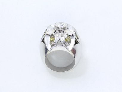 null Bague dôme en platine 850 millièmes, ornée d'un diamant taille ancienne modifié...