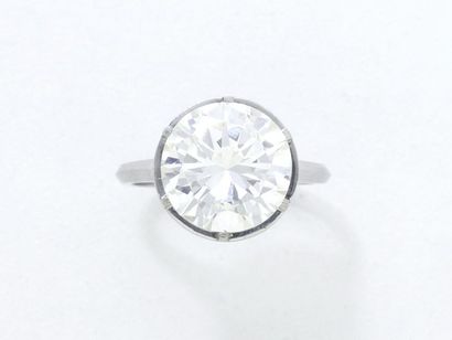 Solitaire ring in platinum 850 thousandths...