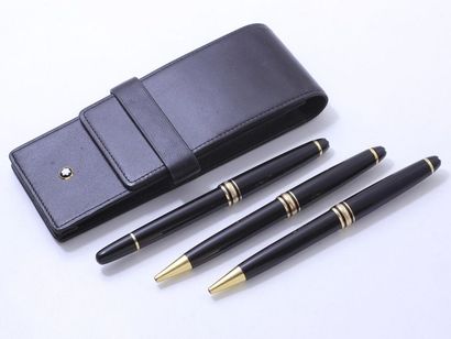 null MONTBLANC ''MEISTERSTÜK''. Lot en métal doré et résine noire, composé d'un stylo...