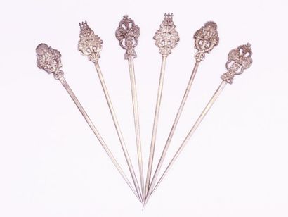 null Set of 6 silver couplers, the sockets with 3 different decors. Belgian work...