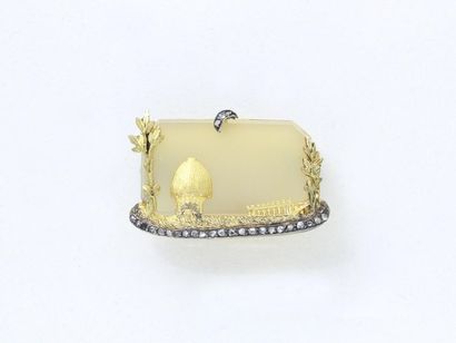 Delicate 750 gold and 800 silver brooch holding...