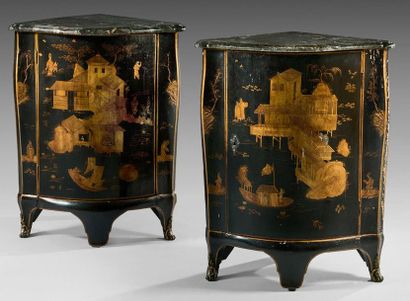 null Pair of lacquered wooden corners decorated with lake landscapes animated with...