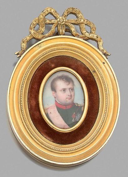 JEAN-URBAIN GUERIN (1761-1836) 
Portrait de l'empereur Napoléon Ier
Miniature ovale...