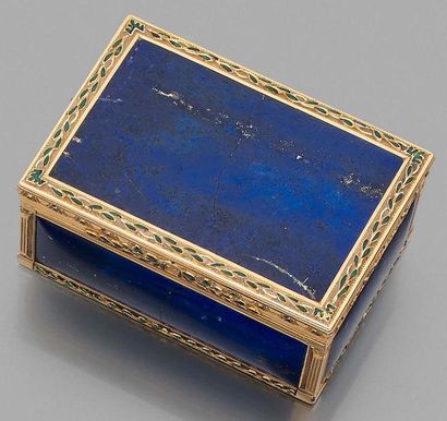 null Tabatière rectangulaire en lapis-lazuli montée à cage en or 750 millièmes ornée...
