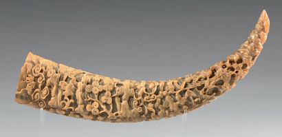 CHINE Carved buffalo horn with relief decoration of pine and bamboo branches with...