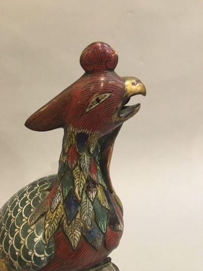 CHINE Beautiful and rare cloisonné and gilt bronze figure representing a phoenix...