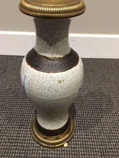 CHINE ET JAPON Lot composé d'un vase hémisphérique en porcelaine de la Chine (ancienne...