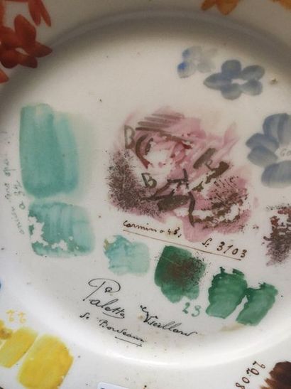 Manufacture VIEILLARD à Bordeaux 
Très rare assiette en porcelaine à décor dit «à...