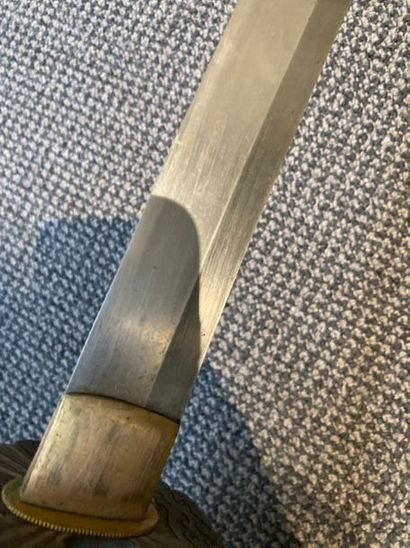 null TACHI (Handachi)
71 cm blade, mumeï, ubu 1 mekugi-ana. Suguha tempering line.
Mounts:...