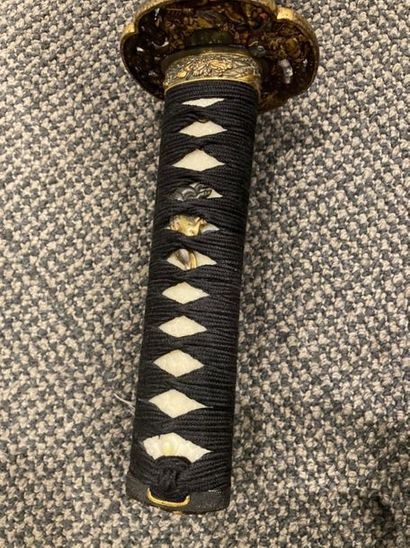 null WAKIZASHI Polished blade 45 cm, nakagoubu, a mekugi-ana. O kissaki, tempered...
