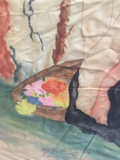 VIETNAM (Indochine française) 
Foulard en soie peinte - pièce unique
- décoré d'une...