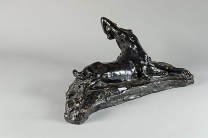 Alfredo PINA (1883 - 1966) Centauresse. Épreuve en bronze patiné, signée et datée,...