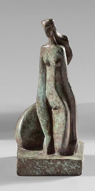 Jan et Joël MARTEL (1896-1966) Femme agenouillée
Bronze à patine verte nuancée brune,...