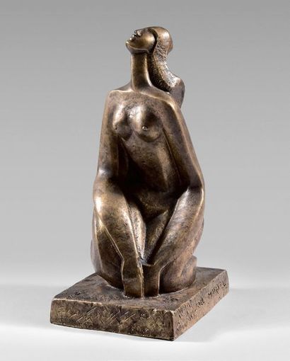 Jan et Joël MARTEL (1896-1966) Kneeling woman
Bronze with gold patina, Landowski...