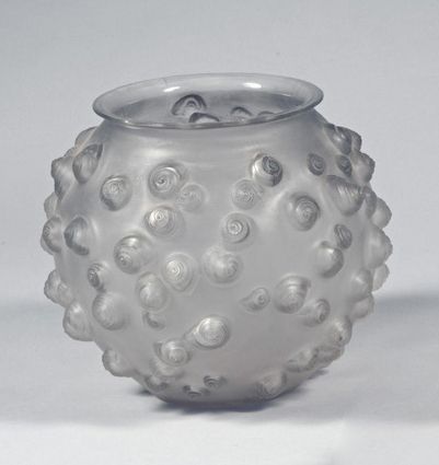 RENE LALIQUE (1860-1945) 
Vase «Palissy» dit aussi vase «Escargots». Épreuve de tirage...