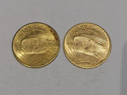
2 pièces de 20 dollars or datées 1915 et...