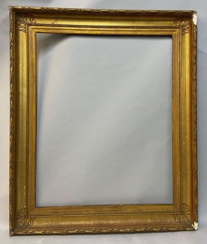 null A gilded stucco channel frame, 19th century

74 x 59.5 x 10 cm 

(Sold as i...