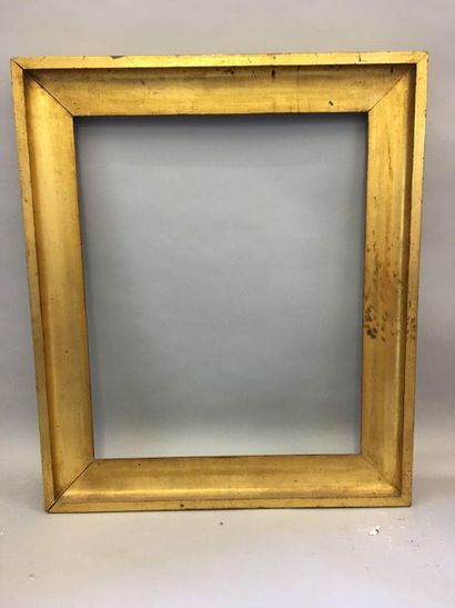 null *Cadre en bois mouluré et doré.

Italie, vers 1900.

59,5 x 49x8 cm

(vendu...