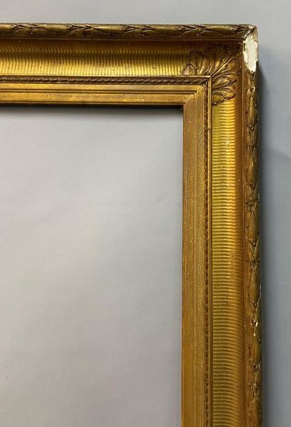 null A gilded stucco channel frame, 19th century

74 x 59.5 x 10 cm 

(Sold as i...