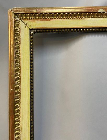 null A Louis XVI style baguette, gilt and rechampi

72.5 x 59.5 x 7 cm 

(accidents,...