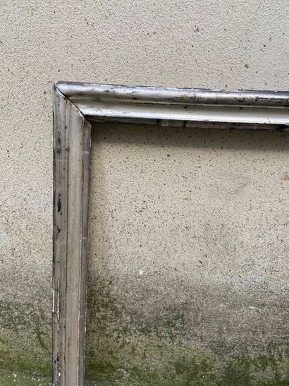null Baguette en bois argenté,

Allemagne, XIXème

36,5 x 27,5 x 3,5 cm

(vendu en...