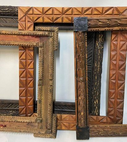 null 4 frames including two Black Forest, and two with geometrical decoration, 19th...