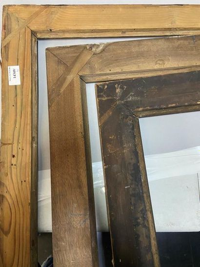null Three "pitchpin" frames, 19th century
69,5 x 48 x 6,5 cm
55 x 71 x 7,5 cm
52...