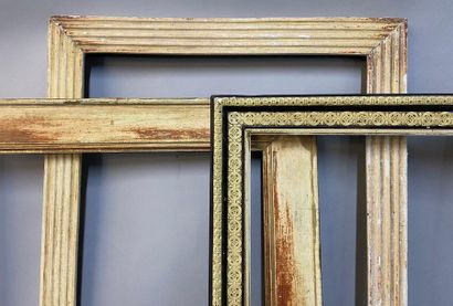 null Set of three frames, early 19th century

51 x 42.5 x 6 cm 

45 x 37 x 8 cm 

42...
