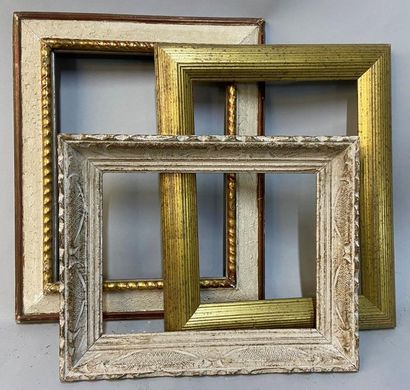 null Three style frames, early 20th century

33 x 25 x 6 cm 

32 x 24 x 5 cm 

29...